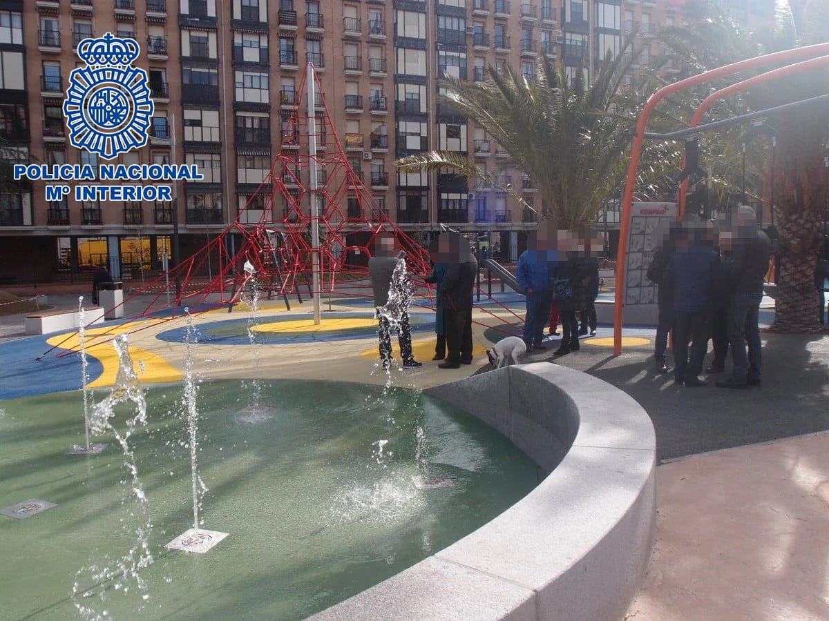 Una policía fuera de servicio socorre a un bebé en un parque de Logroño 1 Una policía fuera de servicio socorre a un bebé en un parque de Logroño 1