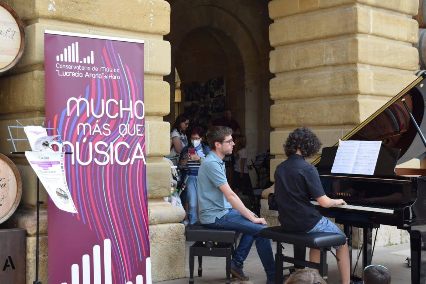 FOTOS: El Conservatorio Lucrecia Arana celebra el fin de curso sacando la música a la calle 16