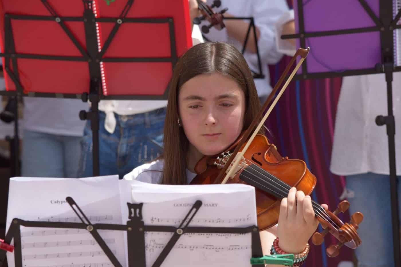 FOTOS: El Conservatorio Lucrecia Arana celebra el fin de curso sacando la música a la calle 5