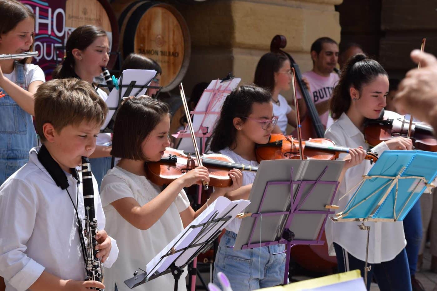 FOTOS: El Conservatorio Lucrecia Arana celebra el fin de curso sacando la música a la calle 2