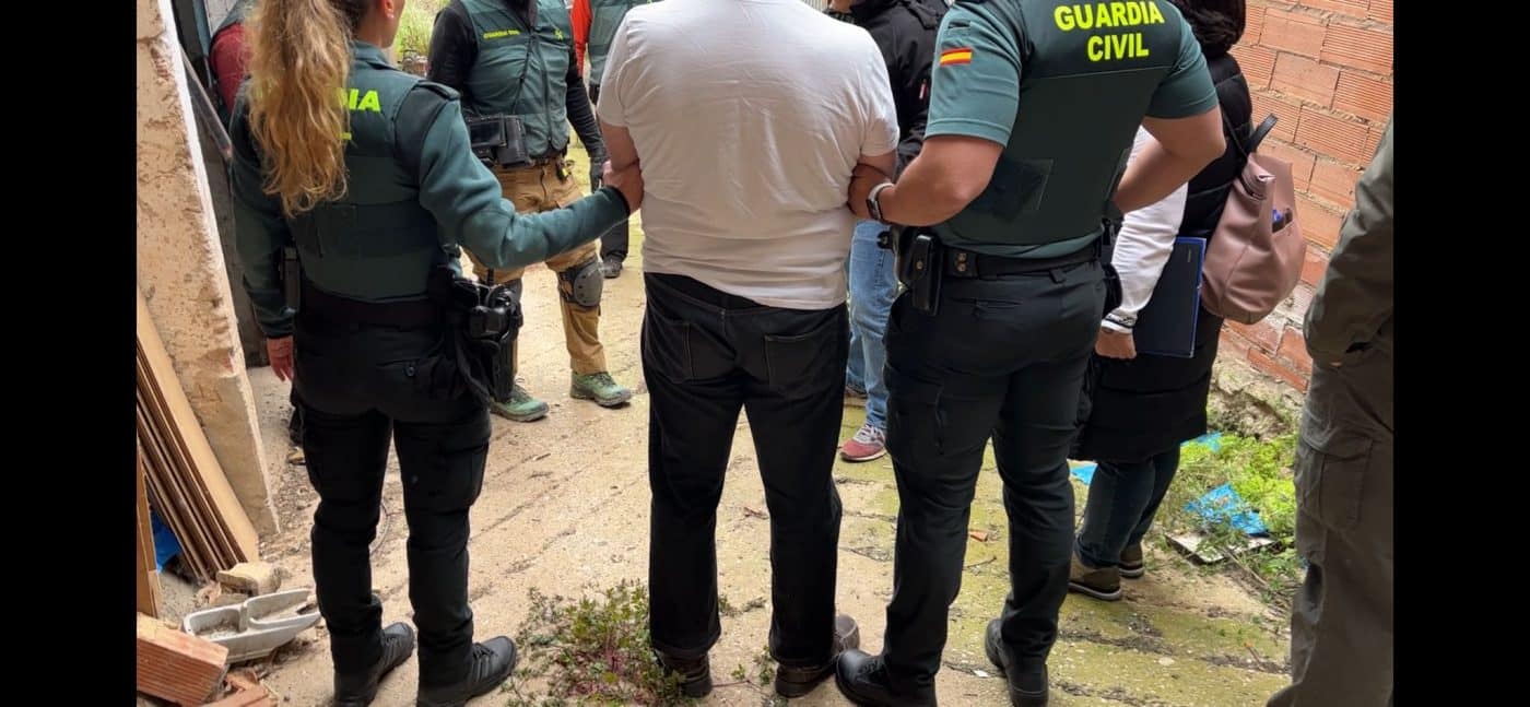 Guardia Civil intensifica con perros y un georradar la búsqueda de Javier Ovejas en Entrena 1