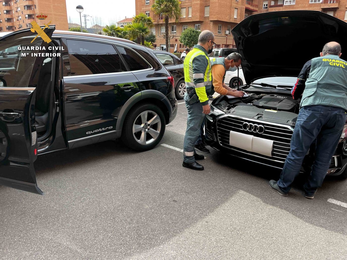 La Guardia Civil detiene al responsable de un grupo criminal que vendía en España vehículos de alta gama alquilados en Alemania 1