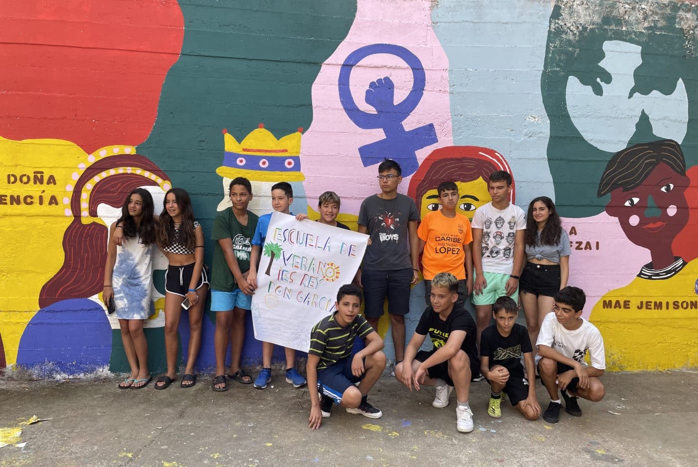 Arte urbano, género y juventud: Nájera estrena mural en homenaje a las mujeres 1