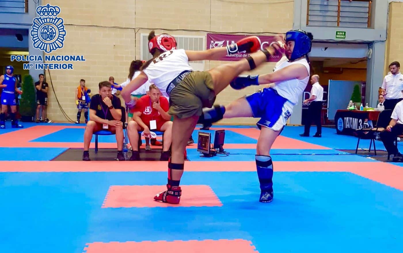 La policía riojana Rocío Velázquez logra dos oros en el Campeonato de España de Kickboxing 1