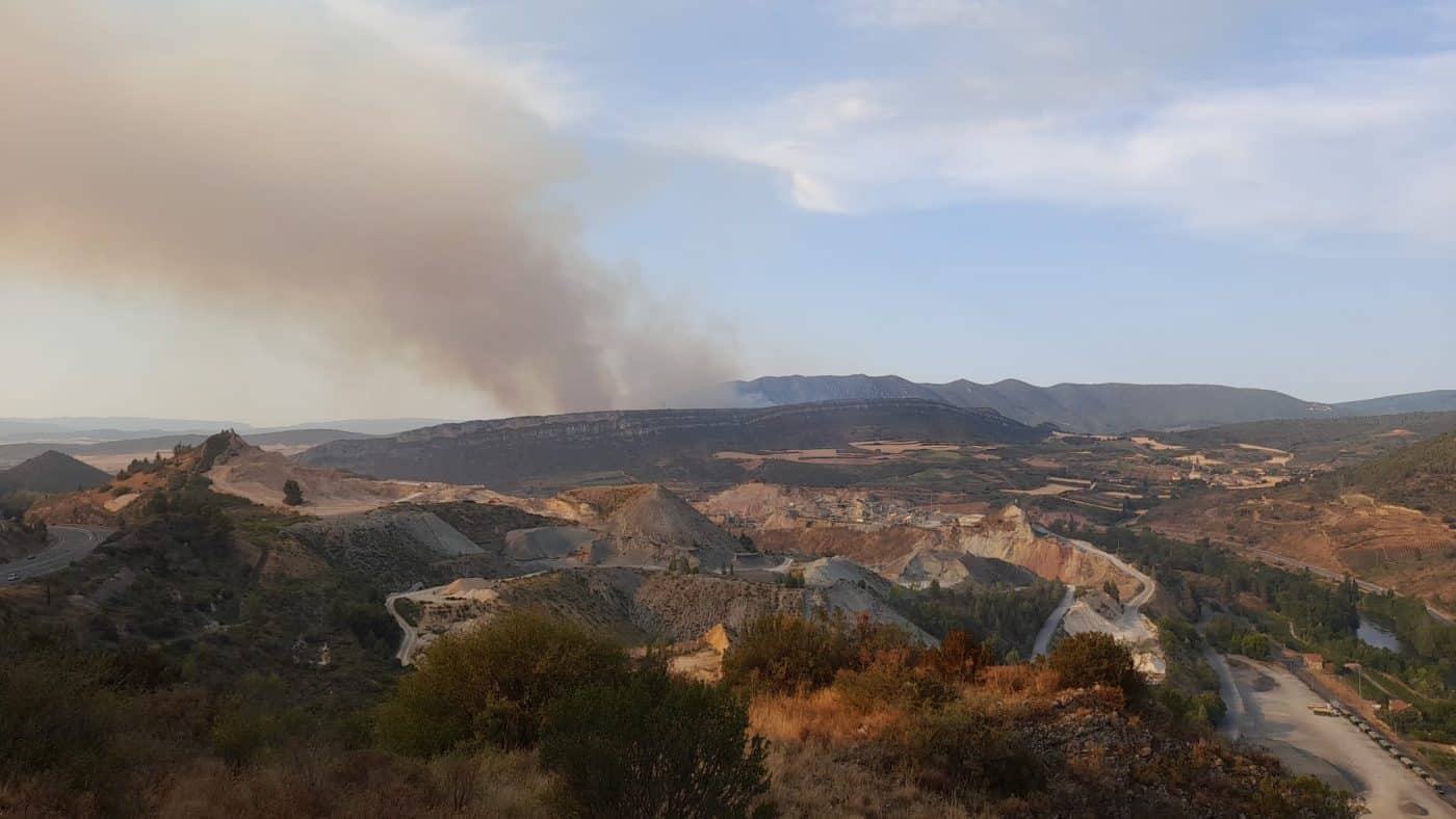 La Rioja colabora en la extinción de un incendio forestal cerca de Zambrana 1
