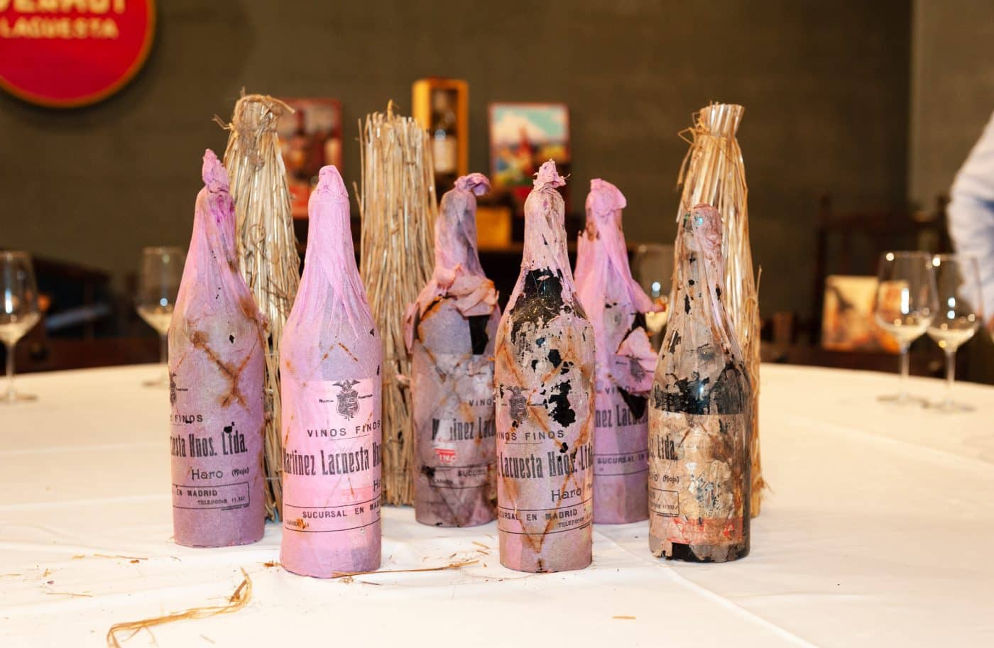 Unas históricas botellas de Martínez-Lacuesta retornan a casa desde México 3