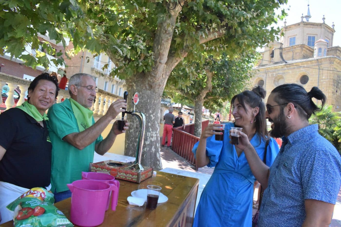 FOTOS: El Barrio de las Huertas vuelve a celebrar su tradicional comida de hermandad 1