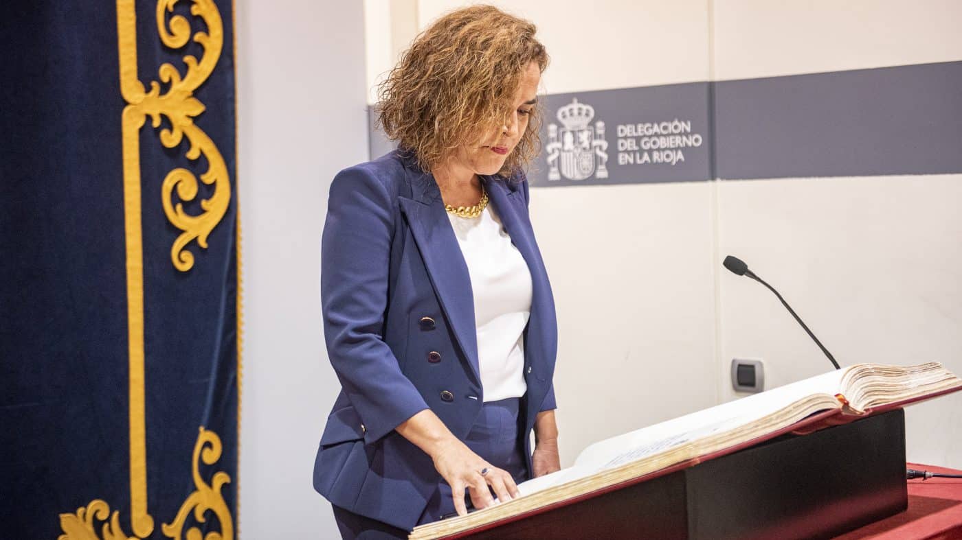 Beatriz Arraiz jura su cargo como nueva delegada del Gobierno en La Rioja 8