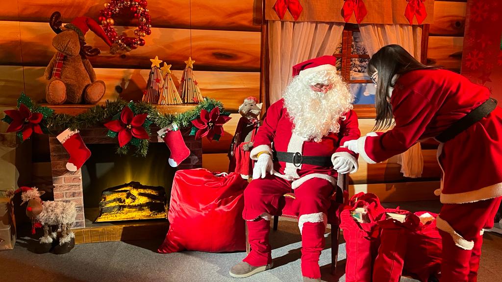 Haro recibe con ilusión a Papá Noel 9