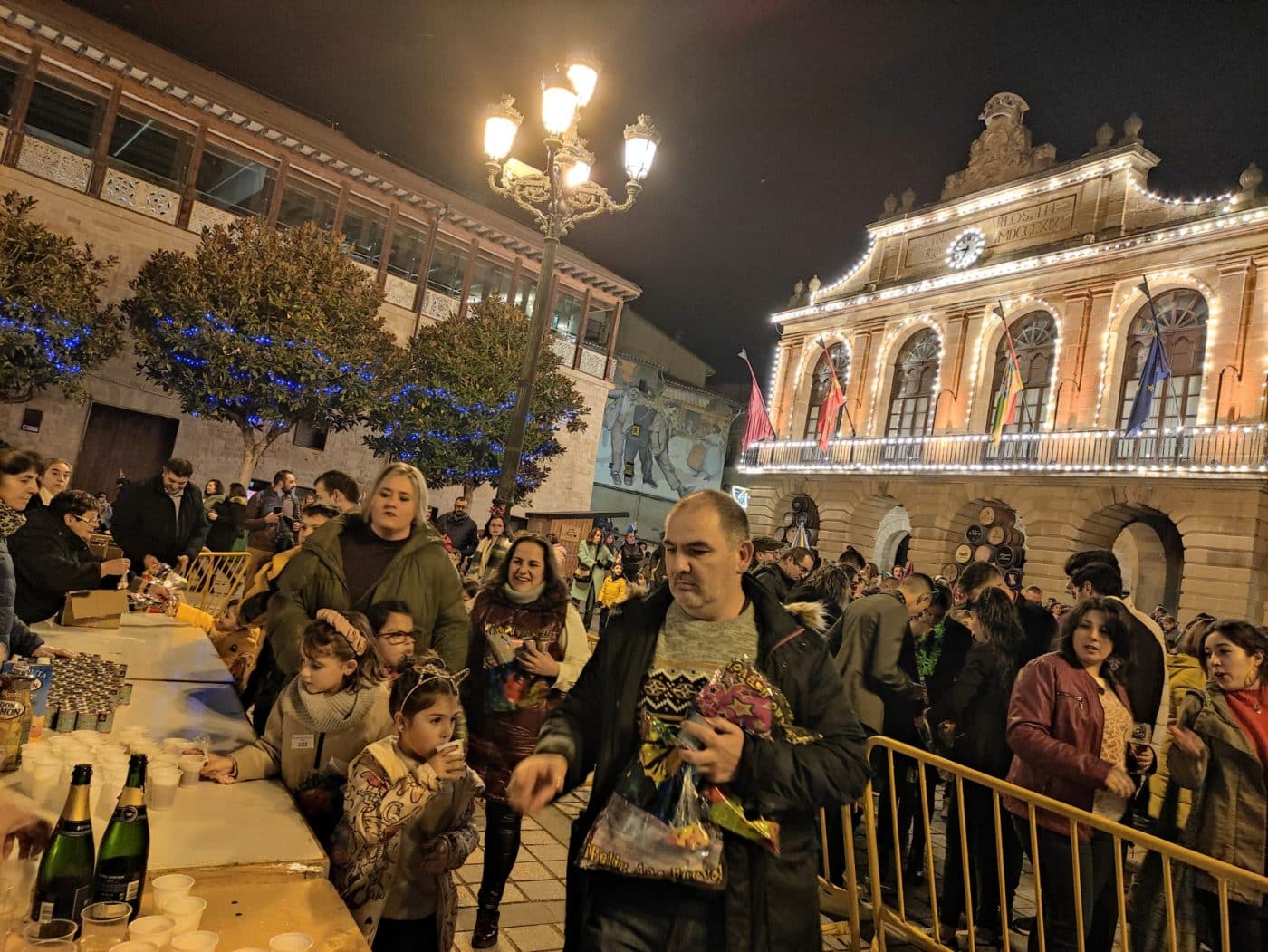 Haro da la bienvenida al 2023 con una animada 'Nochevieja familiar' 6 Haro da la bienvenida al 2023 con una animada 'Nochevieja familiar' 6