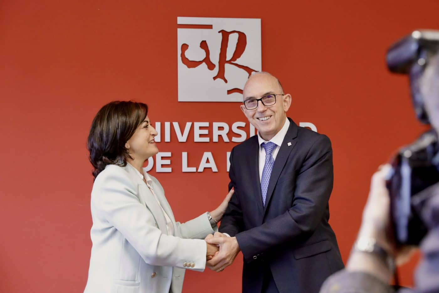 Gobierno regional y UR aumentarán hasta 150 la oferta de plazas en el Grado de Enfermería 1 Gobierno regional y UR aumentarán hasta 150 la oferta de plazas en el Grado de Enfermería 1