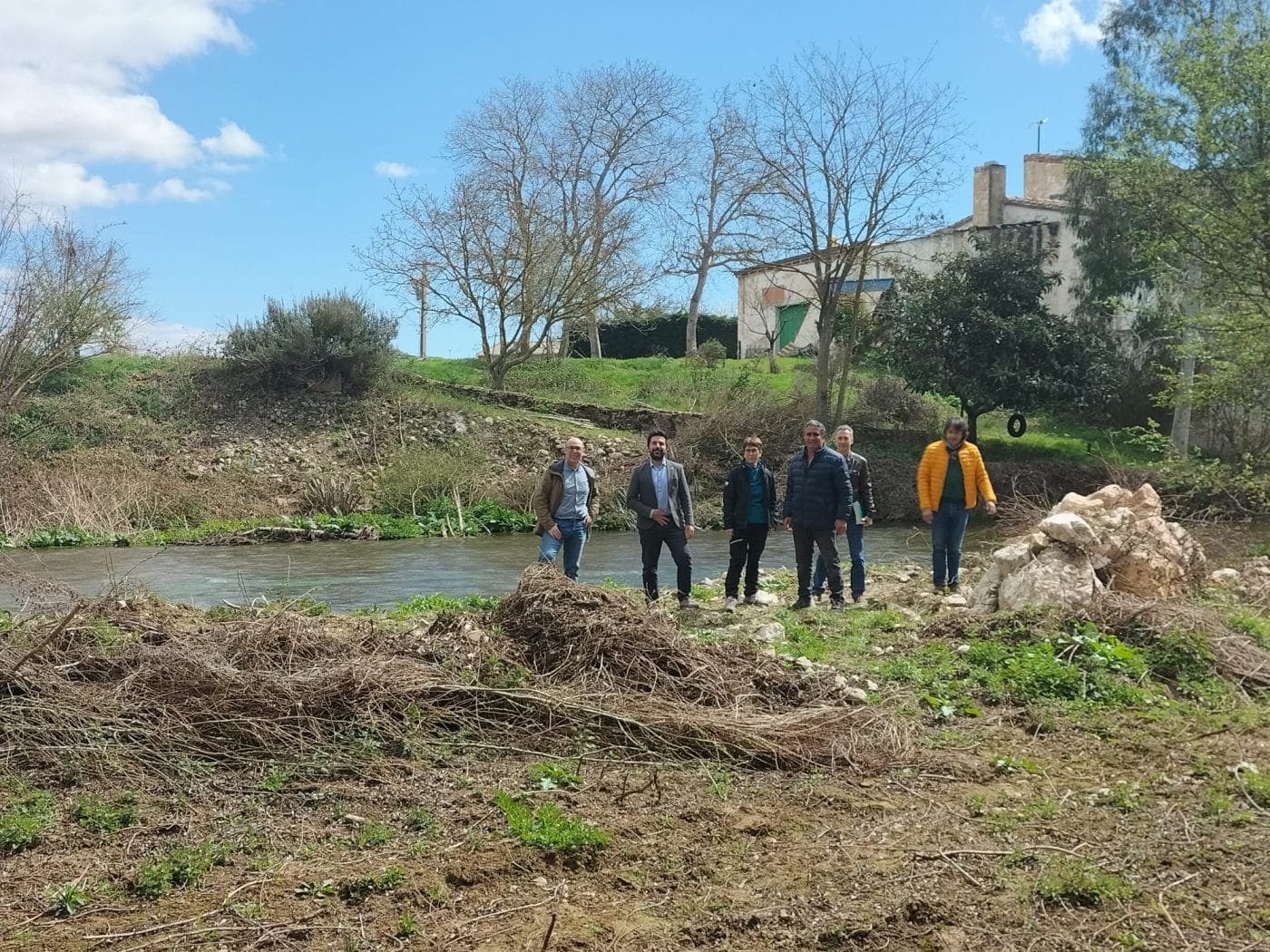 La Rioja invierte 143.000 euros en la mejora de los márgenes del Oja en Casalarreina y Castañares 1