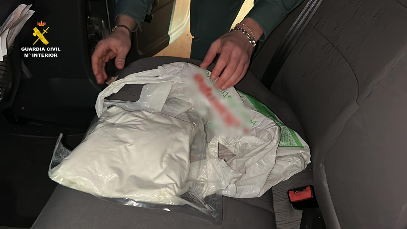 Intervenidos 2 kilos de speed durante un control en la A-12 2 Intervenidos 2 kilos de speed durante un control en la A-12 2