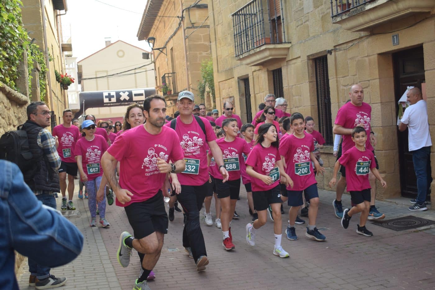 Récord en 'Rodezno corre': más de 1.000 participantes contra el cáncer infantil 1