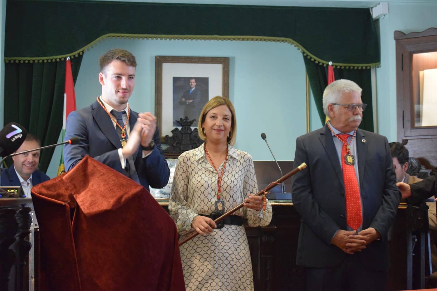 Guadalupe Fernández recoge el bastón de mando en Haro 25 Guadalupe Fernández recoge el bastón de mando en Haro 25