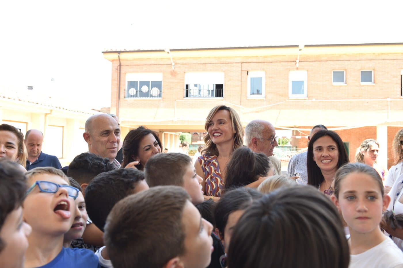 La ministra Pilar Alegría participa en la fiesta de fin de curso del CEIP Casalarreina 16