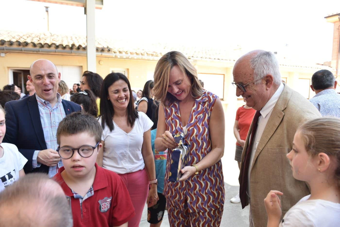 La ministra Pilar Alegría participa en la fiesta de fin de curso del CEIP Casalarreina 15