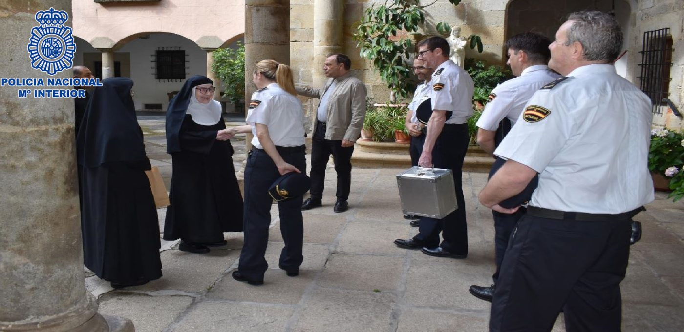 La Policía recupera en un 'compro oro' de Logroño el cáliz robado a unas monjas de Cáceres 1
