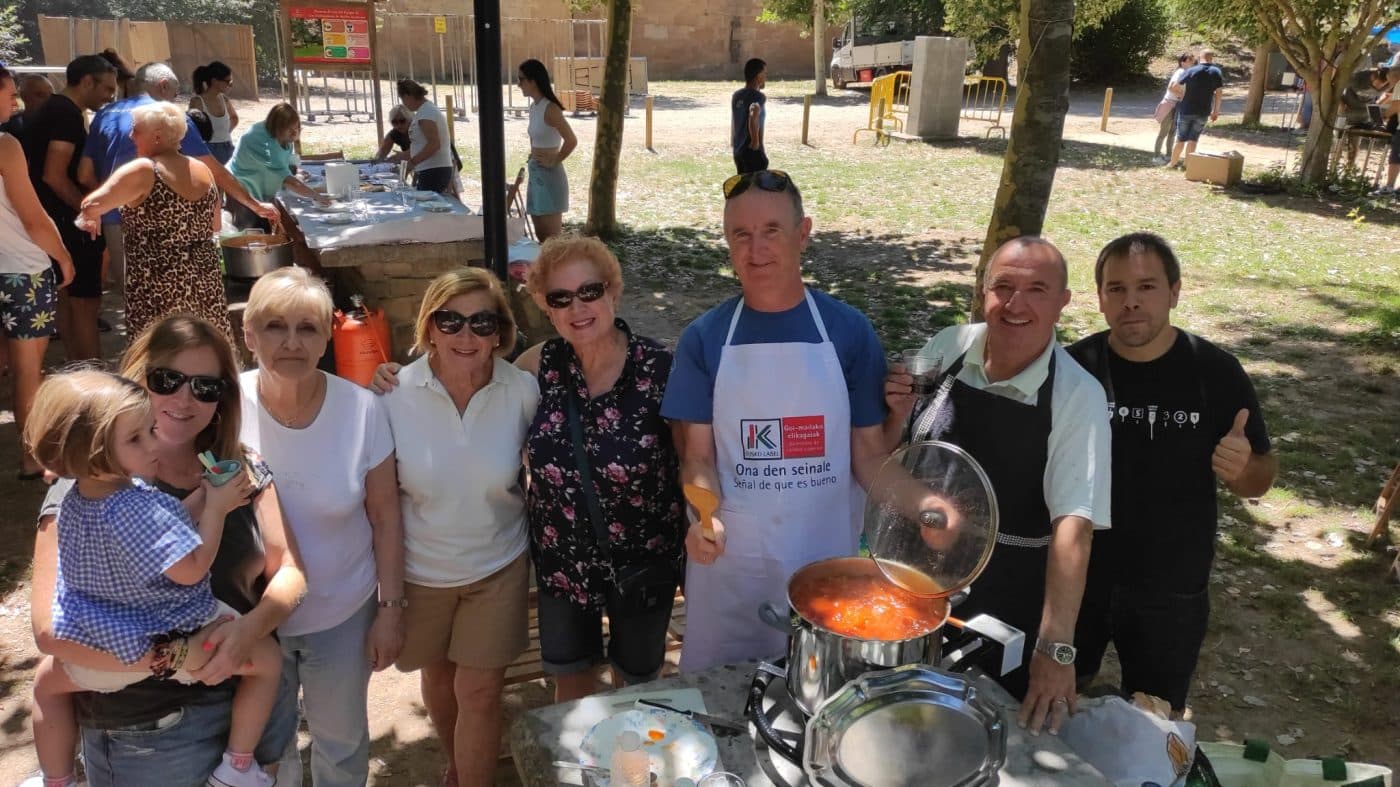 Casalarreina reúne a 500 participantes en su Concurso de Patatas a la Riojana 10