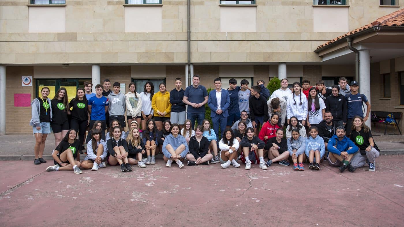 El director del IRJ visita en Ezcaray a los jóvenes que participan en diferentes campamentos 2 El director del IRJ visita en Ezcaray a los jóvenes que participan en diferentes campamentos 2
