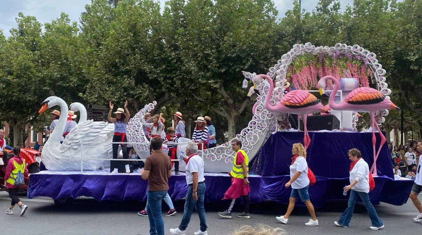 Haro consigue el tercer premio en el desfile de carrozas de las fiestas de San Mateo 8