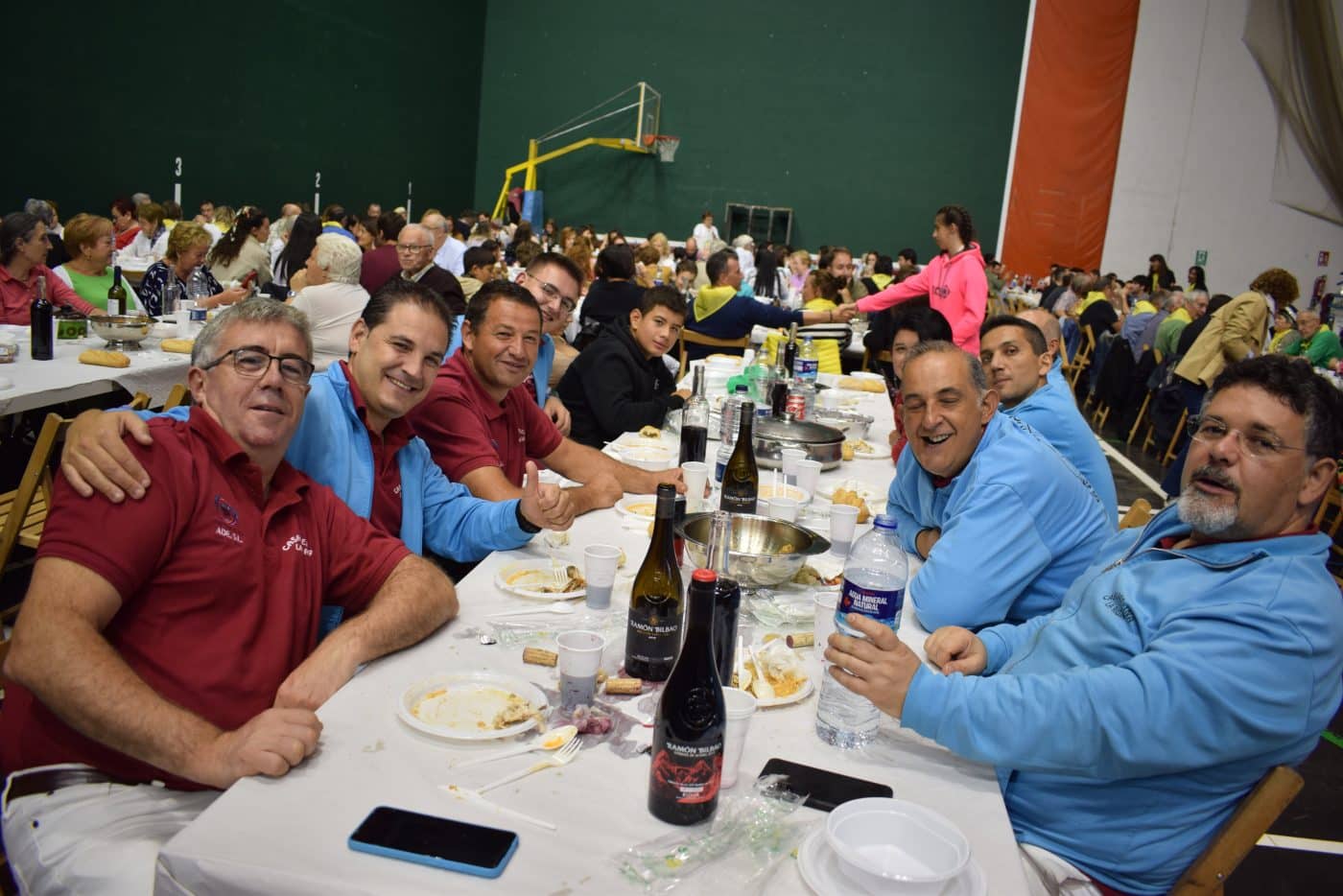 Más de 250 personas disfrutan de la comida del Barrio de las Huertas en El Ferial 10