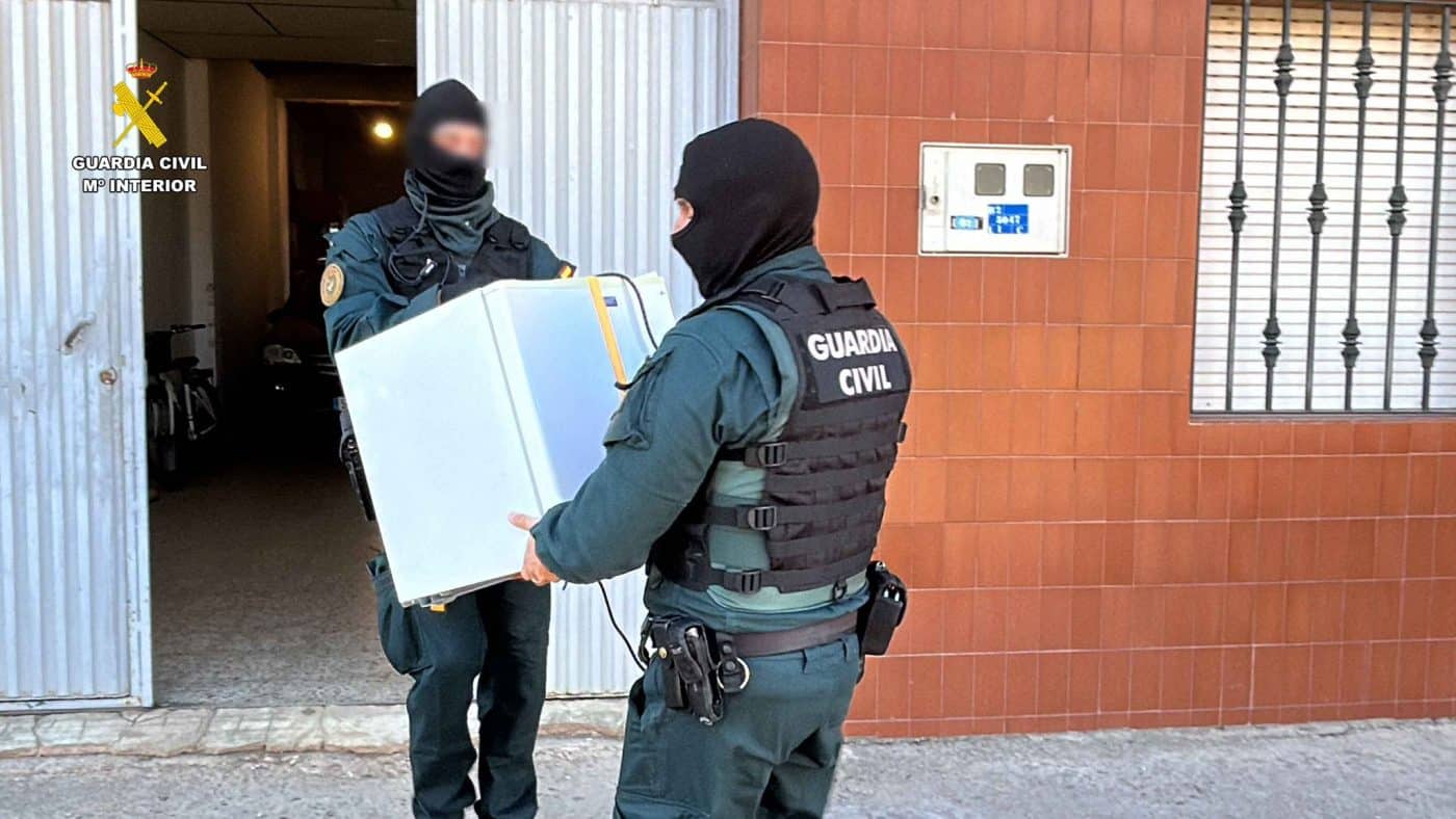 Desmantelado por la Guardia Civil un servicio de 'telecoca' en Rincón de Soto 5 Desmantelado por la Guardia Civil un servicio de 'telecoca' en Rincón de Soto 5