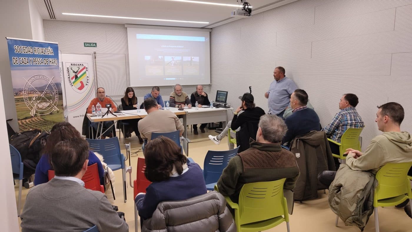 La Sociedad Riojalteña de Caza y Pesca celebra una charla y una degustación solidaria 3