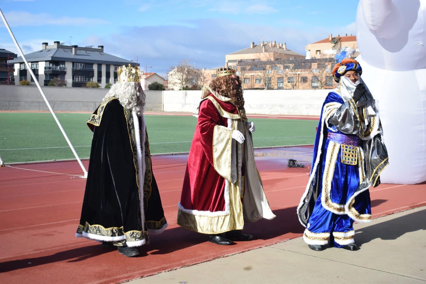 FOTOS: Los Reyes Magos llegan a Haro en un autobús de los años 60 27 FOTOS: Los Reyes Magos llegan a Haro en un autobús de los años 60 27
