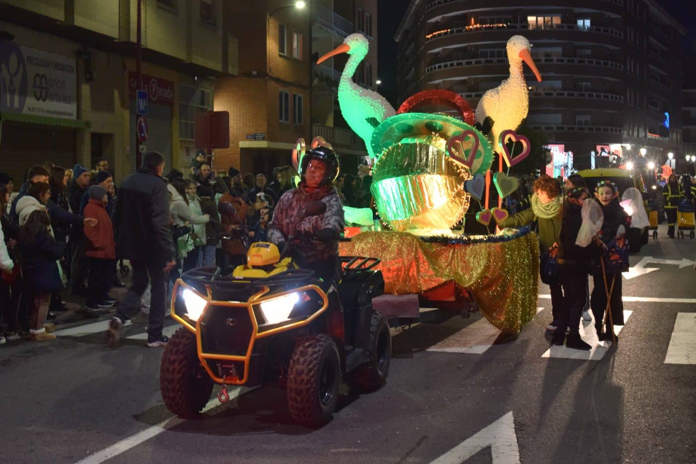 FOTOS: Los Reyes Magos reparten ilusión en Haro 40