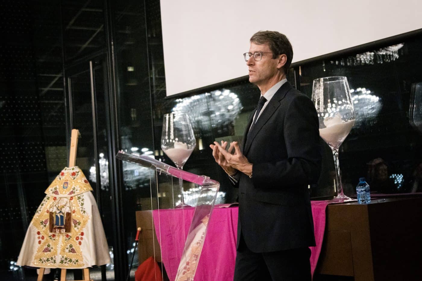Capellán destaca en Cenicero la contribución de Diego Urdiales a la promoción de La Rioja 3 Capellán destaca en Cenicero la contribución de Diego Urdiales a la promoción de La Rioja 3