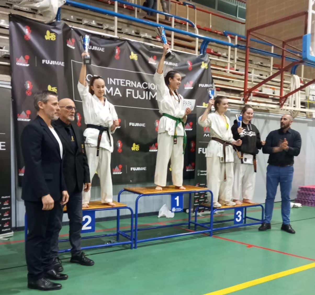 El Kyoku Haro se cuelga dos oros, tres platas y un bronce en la Copa Internacional Oyama 6 El Kyoku Haro se cuelga dos oros, tres platas y un bronce en la Copa Internacional Oyama 6