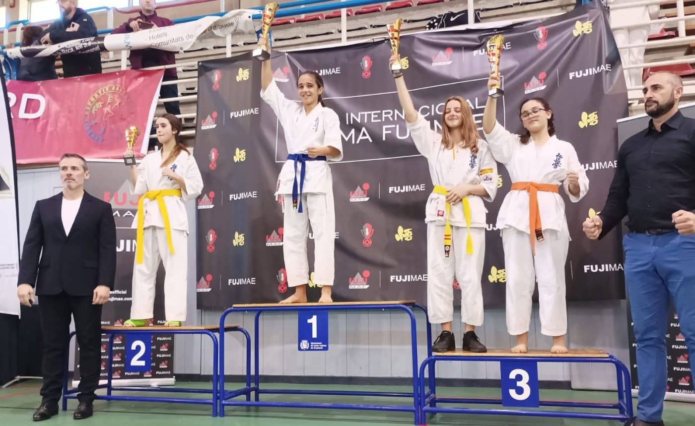 El Kyoku Haro se cuelga dos oros, tres platas y un bronce en la Copa Internacional Oyama 5 El Kyoku Haro se cuelga dos oros, tres platas y un bronce en la Copa Internacional Oyama 5