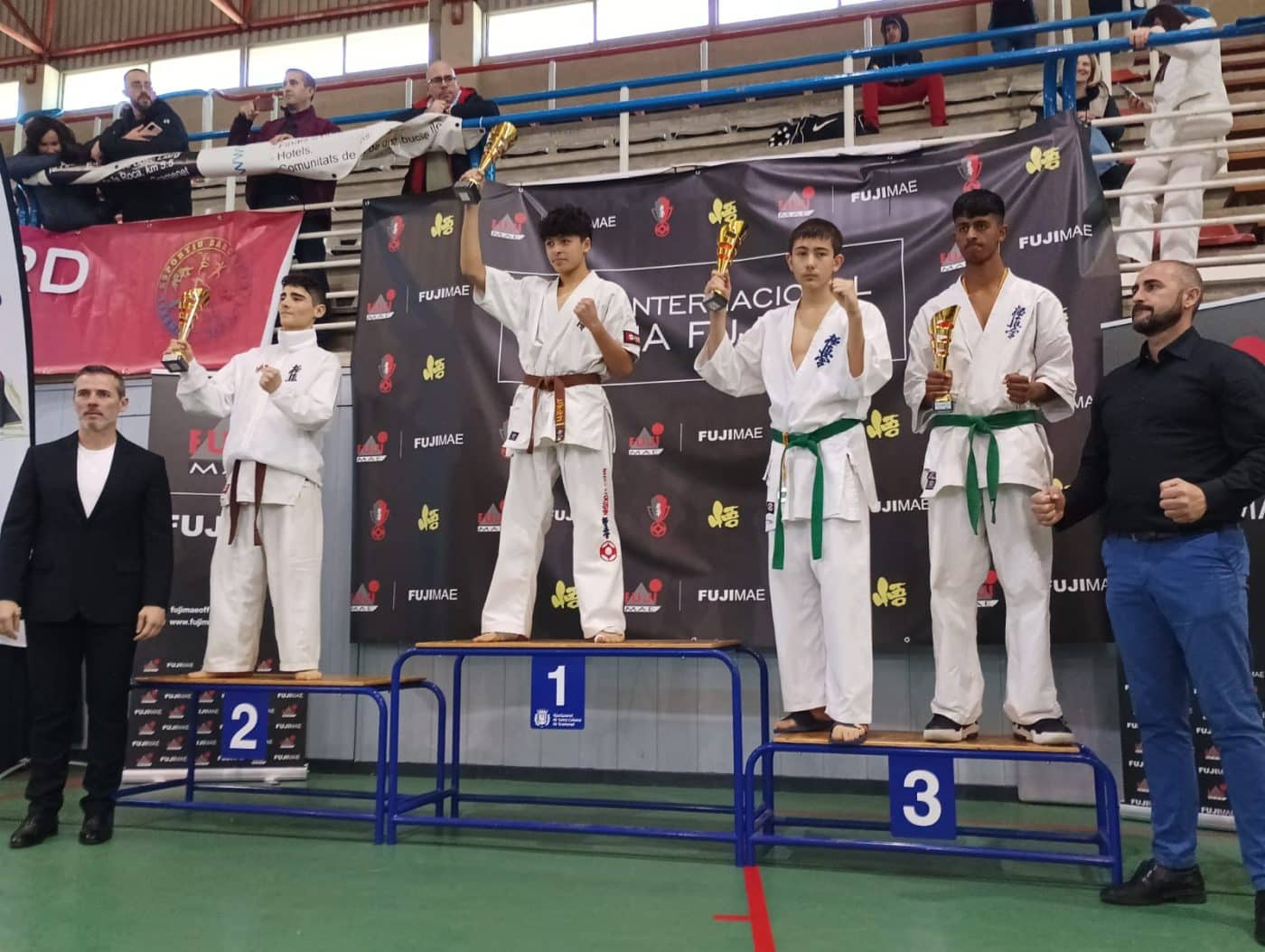 El Kyoku Haro se cuelga dos oros, tres platas y un bronce en la Copa Internacional Oyama 3 El Kyoku Haro se cuelga dos oros, tres platas y un bronce en la Copa Internacional Oyama 3