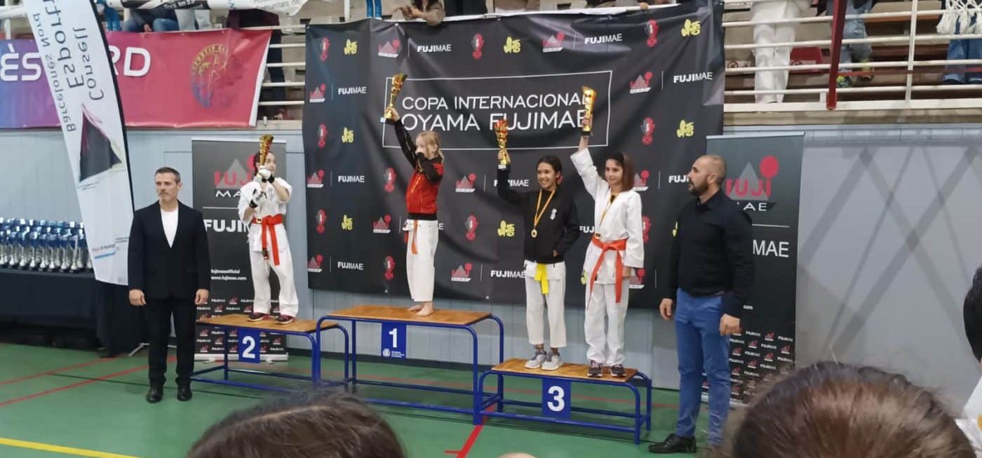 El Kyoku Haro se cuelga dos oros, tres platas y un bronce en la Copa Internacional Oyama 1 El Kyoku Haro se cuelga dos oros, tres platas y un bronce en la Copa Internacional Oyama 1