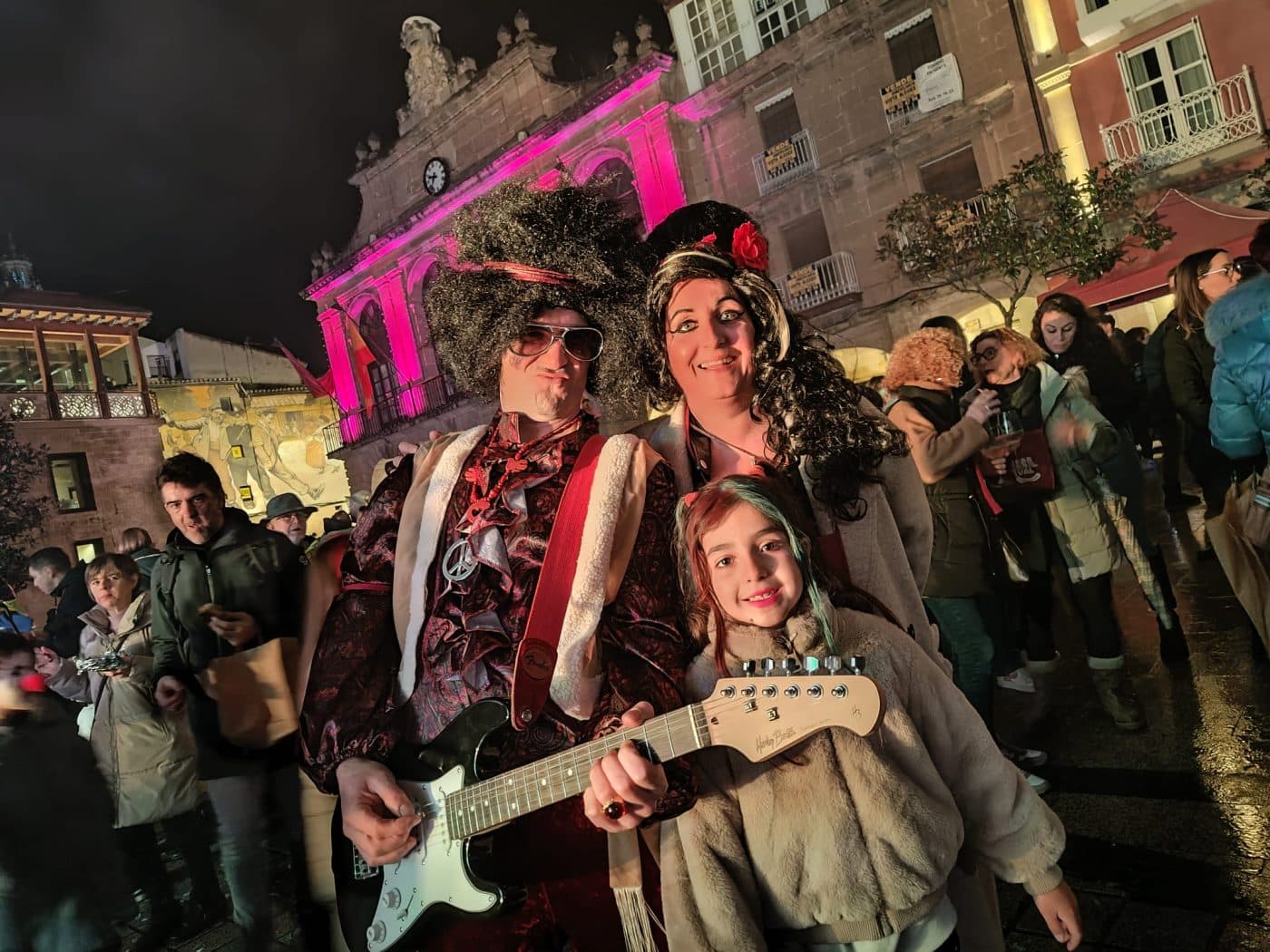 La nueva versión del Carnaval del Vino de Haro baja del cielo a leyendas de la música 1 La nueva versión del Carnaval del Vino de Haro baja del cielo a leyendas de la música 1