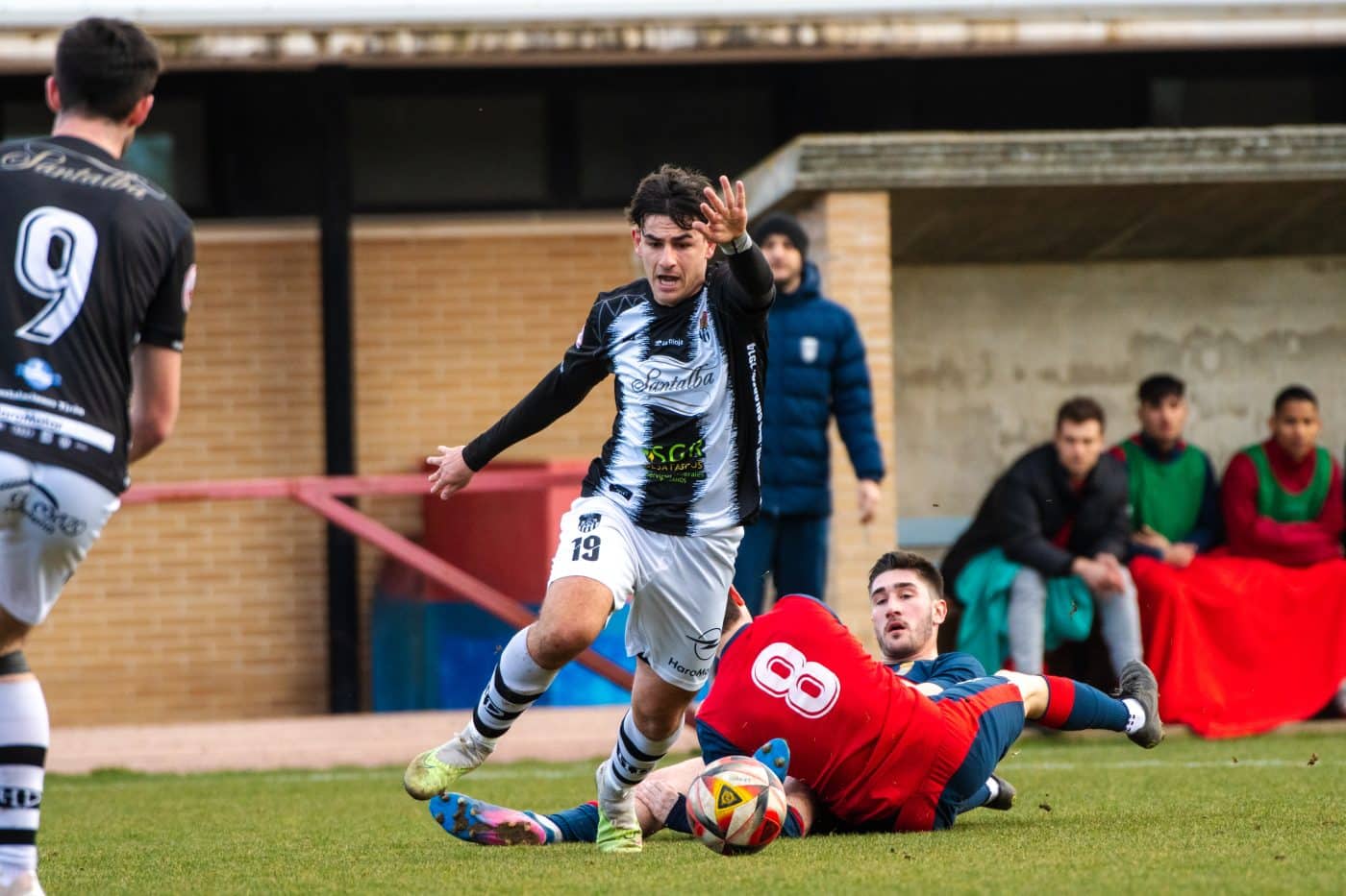 El Haro cae por la mínima en Viana y se queda a un punto del descenso 1 El Haro cae por la mínima en Viana y se queda a un punto del descenso 1