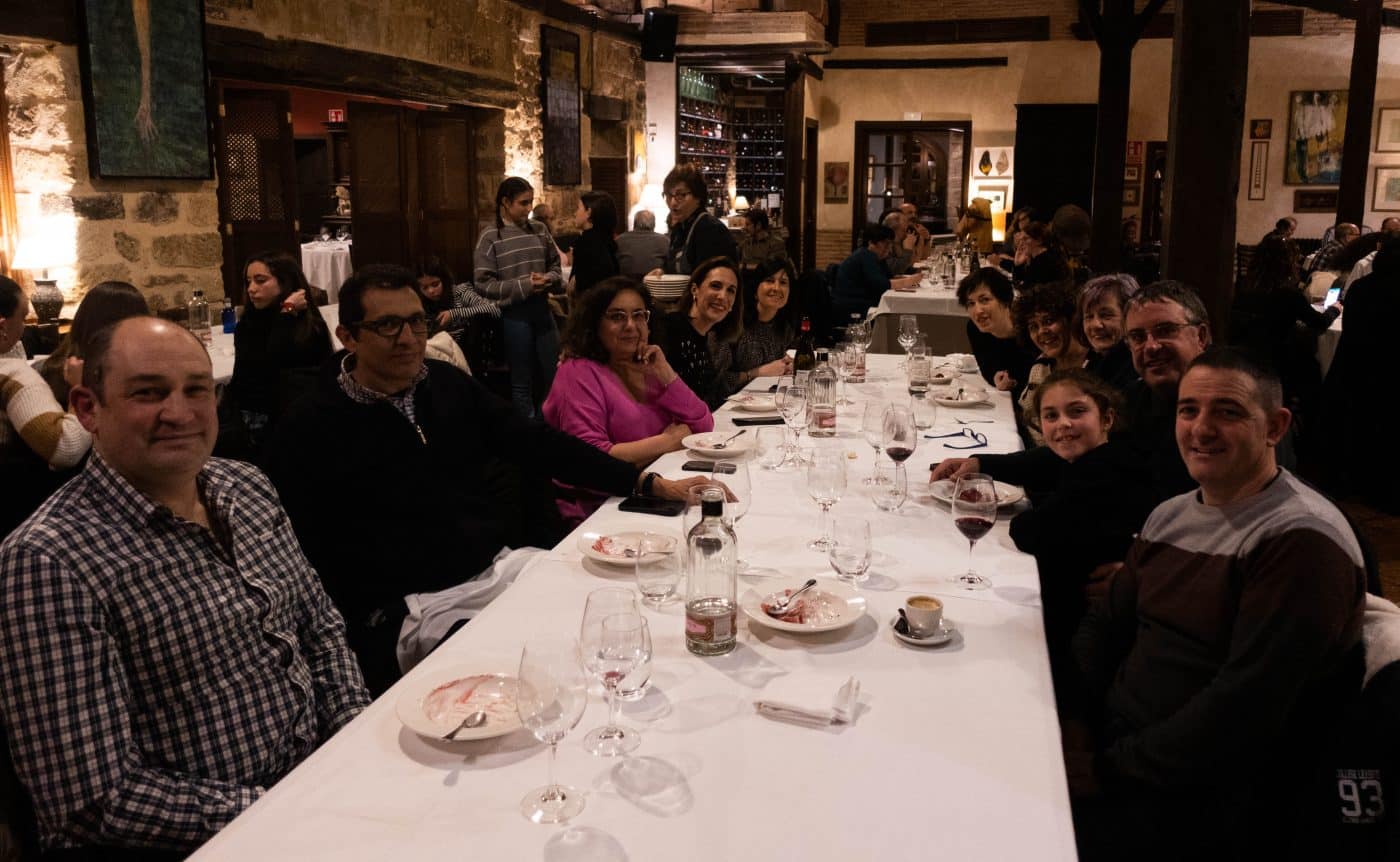 La afición del Haro Rioja Vóley disfruta de una cena en La Vieja Bodega para despedir la temporada 21
