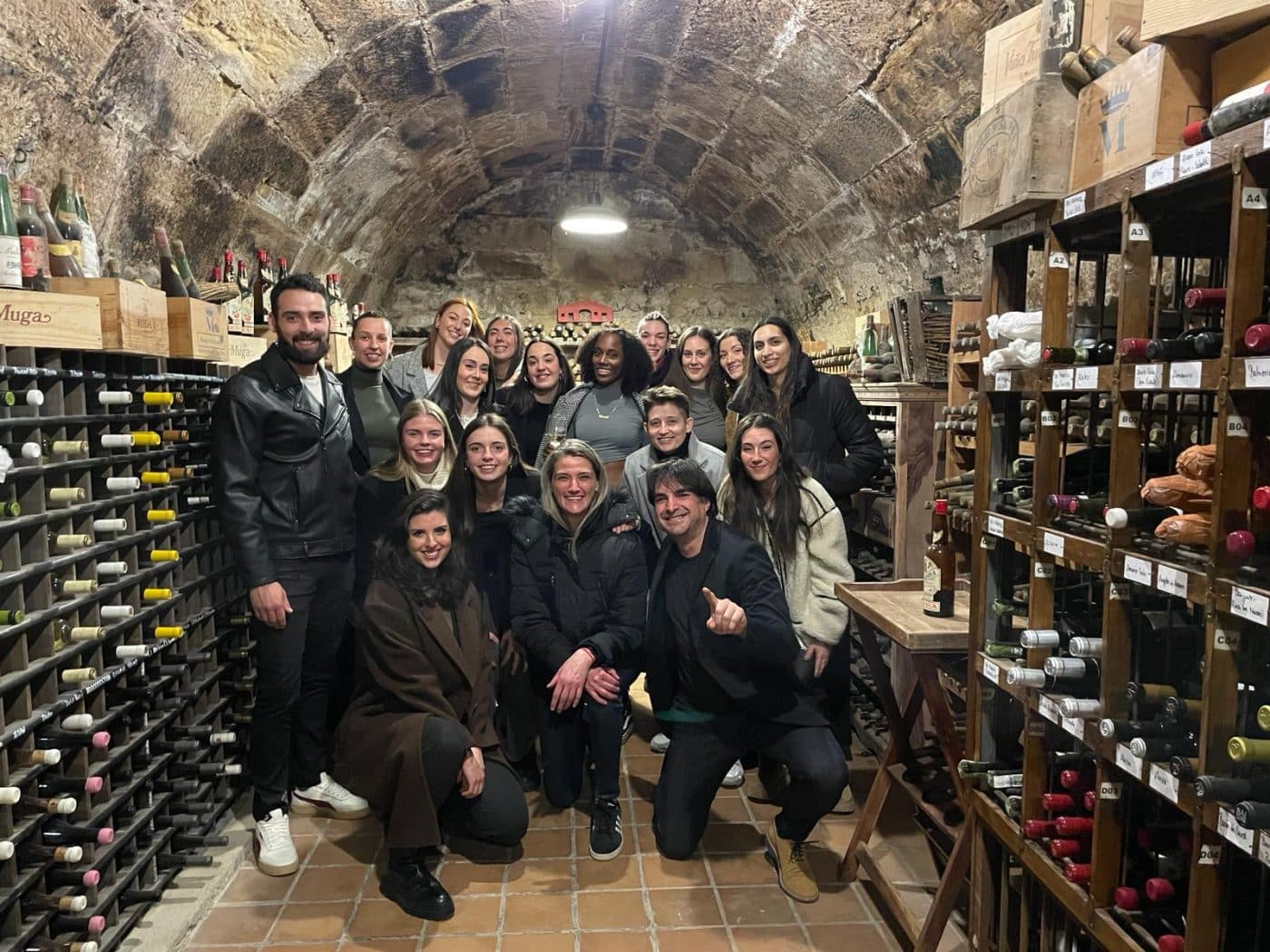 La afición del Haro Rioja Vóley disfruta de una cena en La Vieja Bodega para despedir la temporada 24