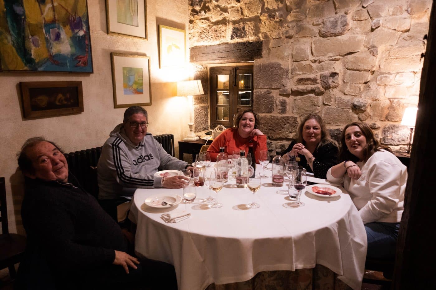 La afición del Haro Rioja Vóley disfruta de una cena en La Vieja Bodega para despedir la temporada 23