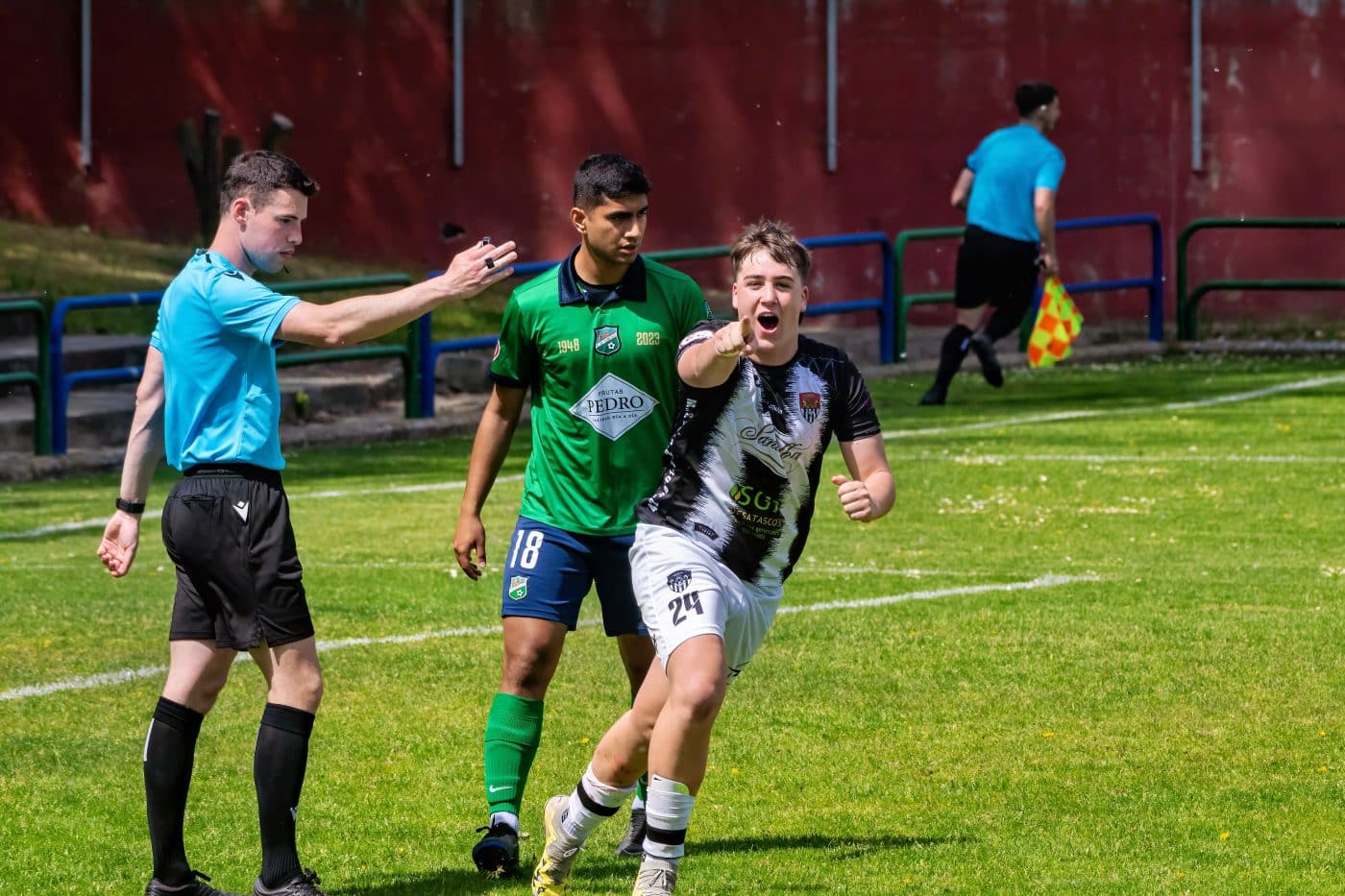El Haro cae por la mínima ante el Berceo tras remontar un 0-2 en contra 2 El Haro cae por la mínima ante el Berceo tras remontar un 0-2 en contra 2