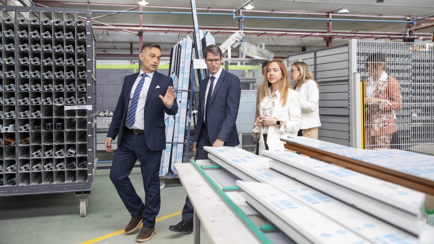La riojana Inrialsa recibe la máxima distinción de AENOR por su compromiso con el residuo cero 1 La riojana Inrialsa recibe la máxima distinción de AENOR por su compromiso con el residuo cero 1