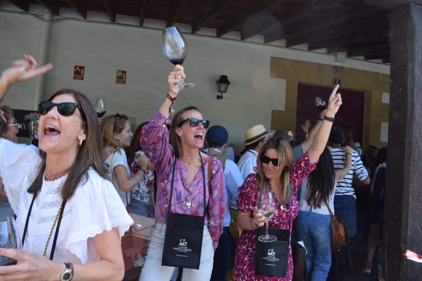 FOTOS: La Cata del Barrio de la Estación reúne en Haro a más de 3.500 viajeros 22 FOTOS: La Cata del Barrio de la Estación reúne en Haro a más de 3.500 viajeros 22