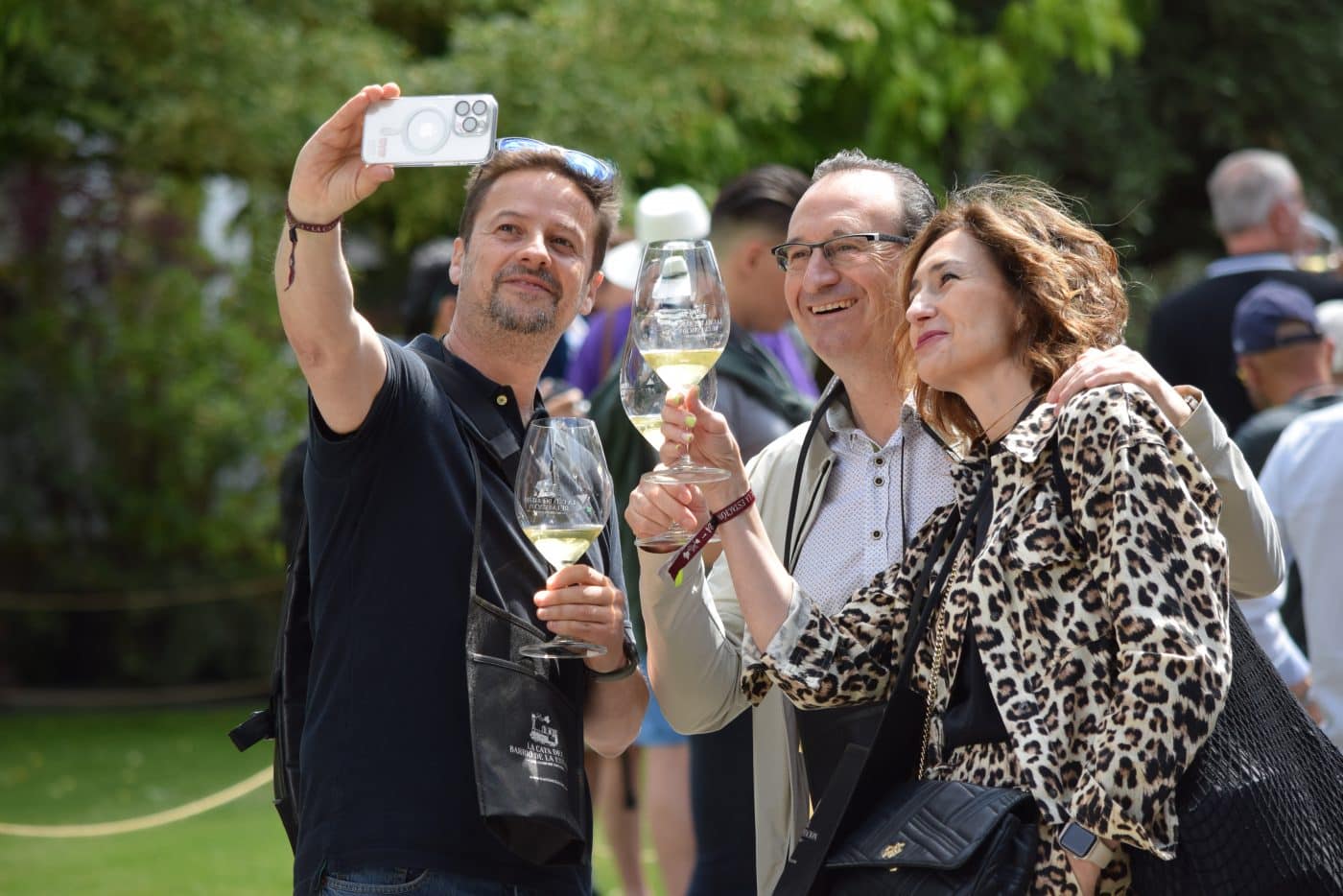 FOTOS: La Cata del Barrio de la Estación reúne en Haro a más de 3.500 viajeros 52 FOTOS: La Cata del Barrio de la Estación reúne en Haro a más de 3.500 viajeros 52