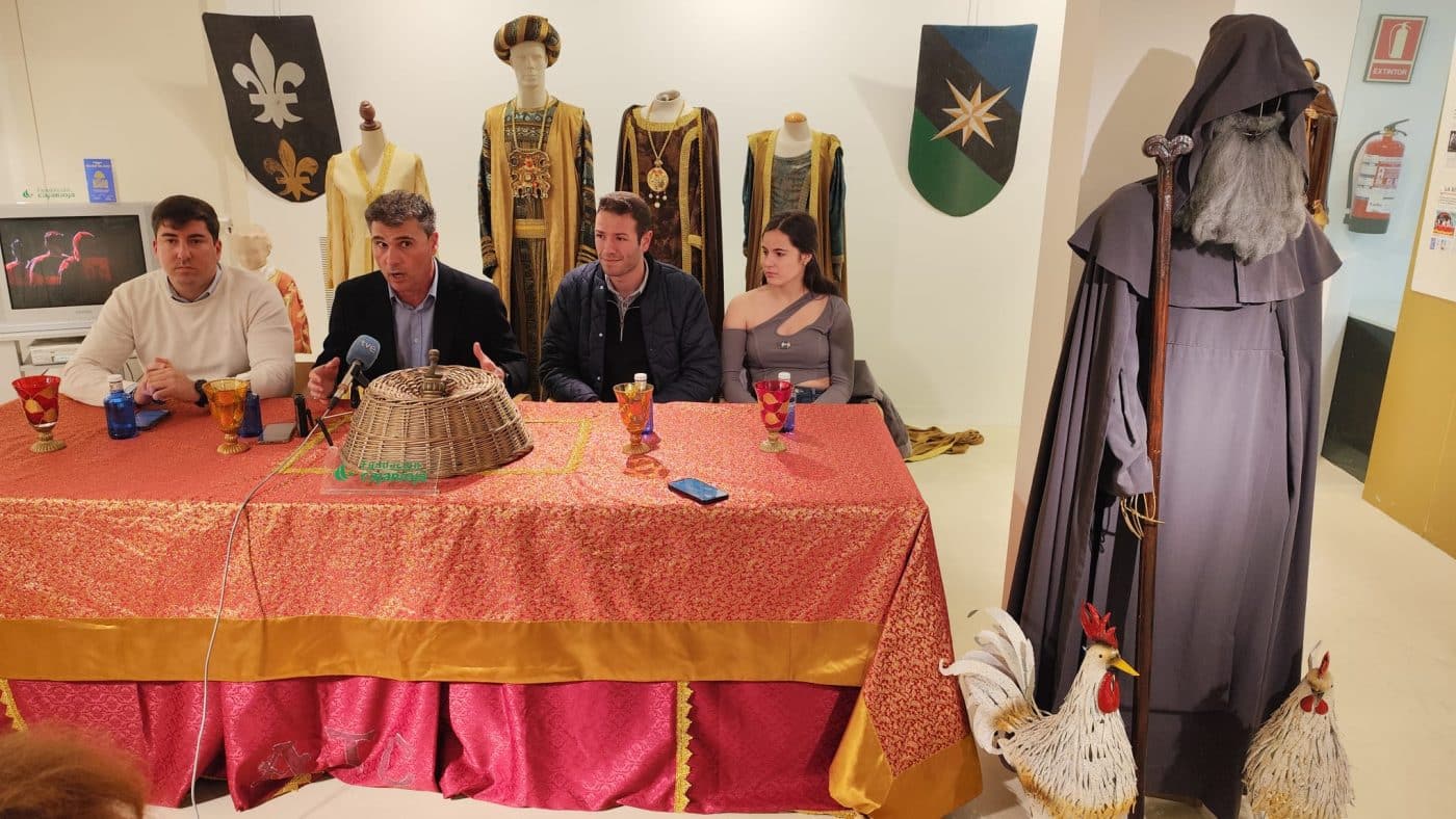Una exposición repasa los 30 años de historia de Los Milagros del Santo 5 Una exposición repasa los 30 años de historia de Los Milagros del Santo 5