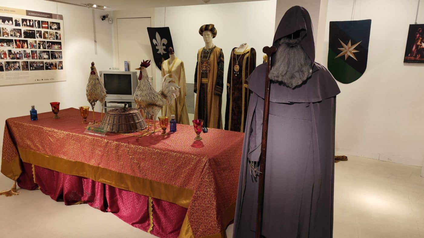 Una exposición repasa los 30 años de historia de Los Milagros del Santo 1 Una exposición repasa los 30 años de historia de Los Milagros del Santo 1