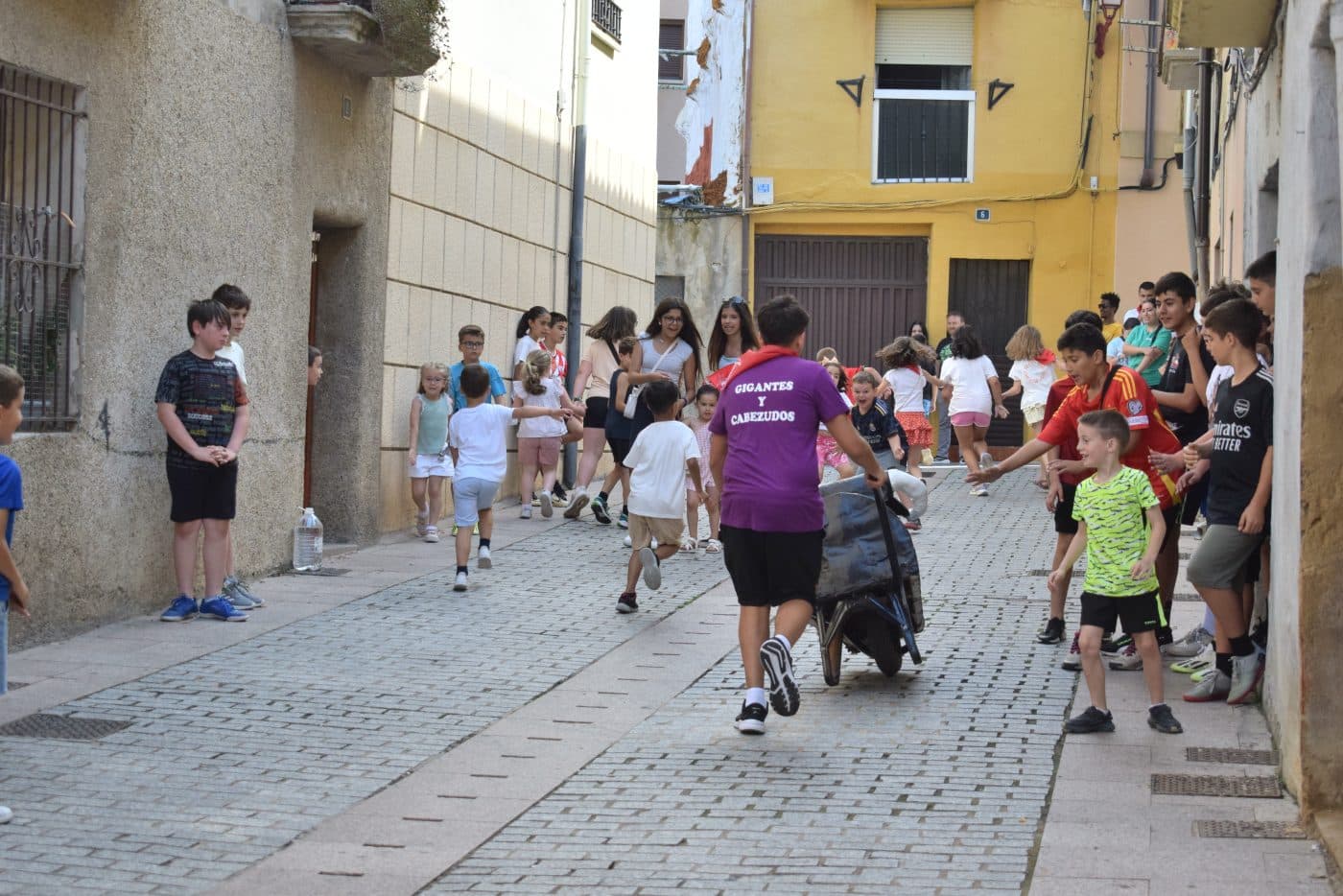 FOTOS: Gigantes, cabezudos y toritos para comenzar el miércoles de fiestas en Haro 6 FOTOS: Gigantes, cabezudos y toritos para comenzar el miércoles de fiestas en Haro 6