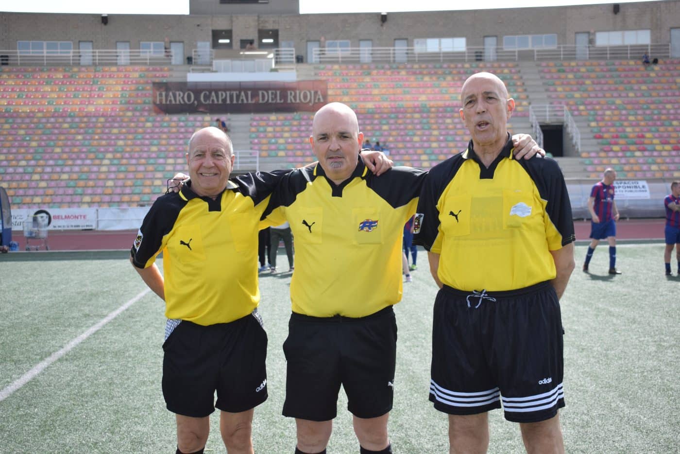 FOTOS: Los Veteranos del Haro Deportivo reciben en el Luis de la Fuente a los Kubalas de Barcelona 6 FOTOS: Los Veteranos del Haro Deportivo reciben en el Luis de la Fuente a los Kubalas de Barcelona 6