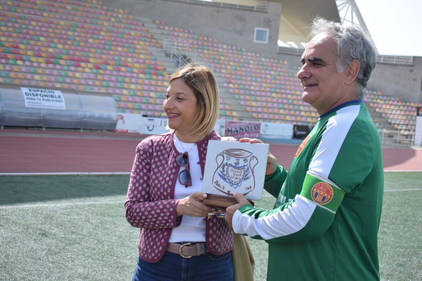 FOTOS: Los Veteranos del Haro Deportivo reciben en el Luis de la Fuente a los Kubalas de Barcelona 5 FOTOS: Los Veteranos del Haro Deportivo reciben en el Luis de la Fuente a los Kubalas de Barcelona 5