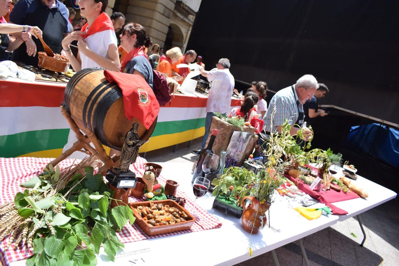 Haro proclama a los Abuelos del Vino 2024 y premia sus mejores caracoles de fiestas 31 Haro proclama a los Abuelos del Vino 2024 y premia sus mejores caracoles de fiestas 31